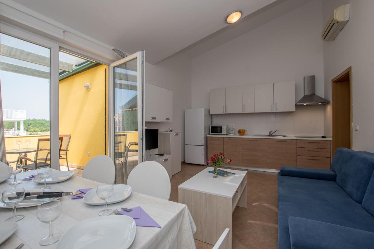 Villas Faro Bašanija エクステリア 写真